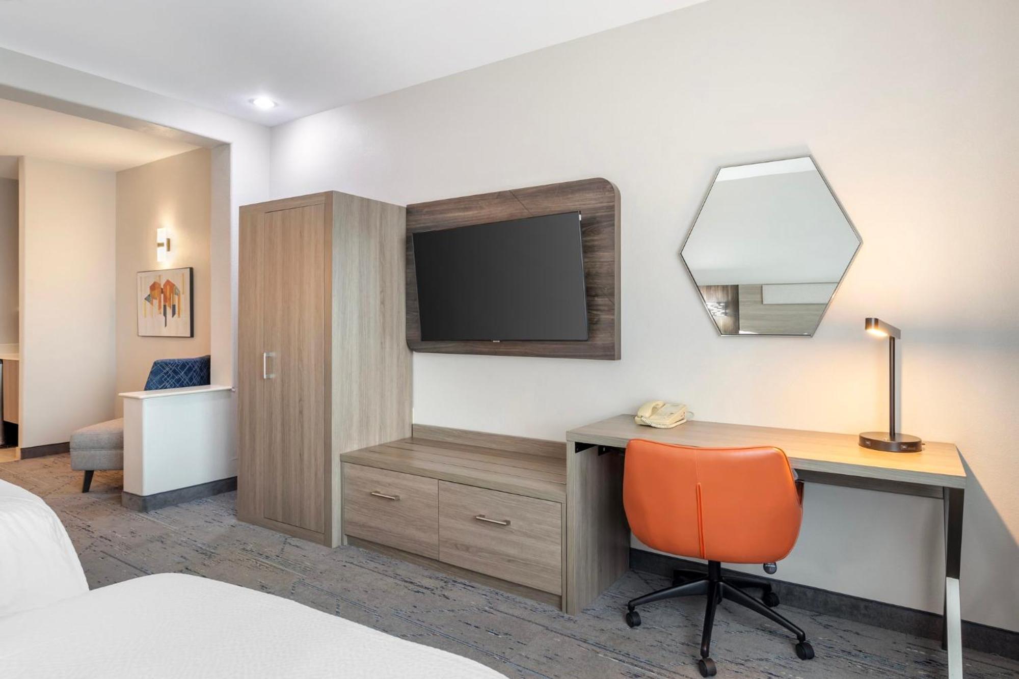 Express And By Ihg Hotel