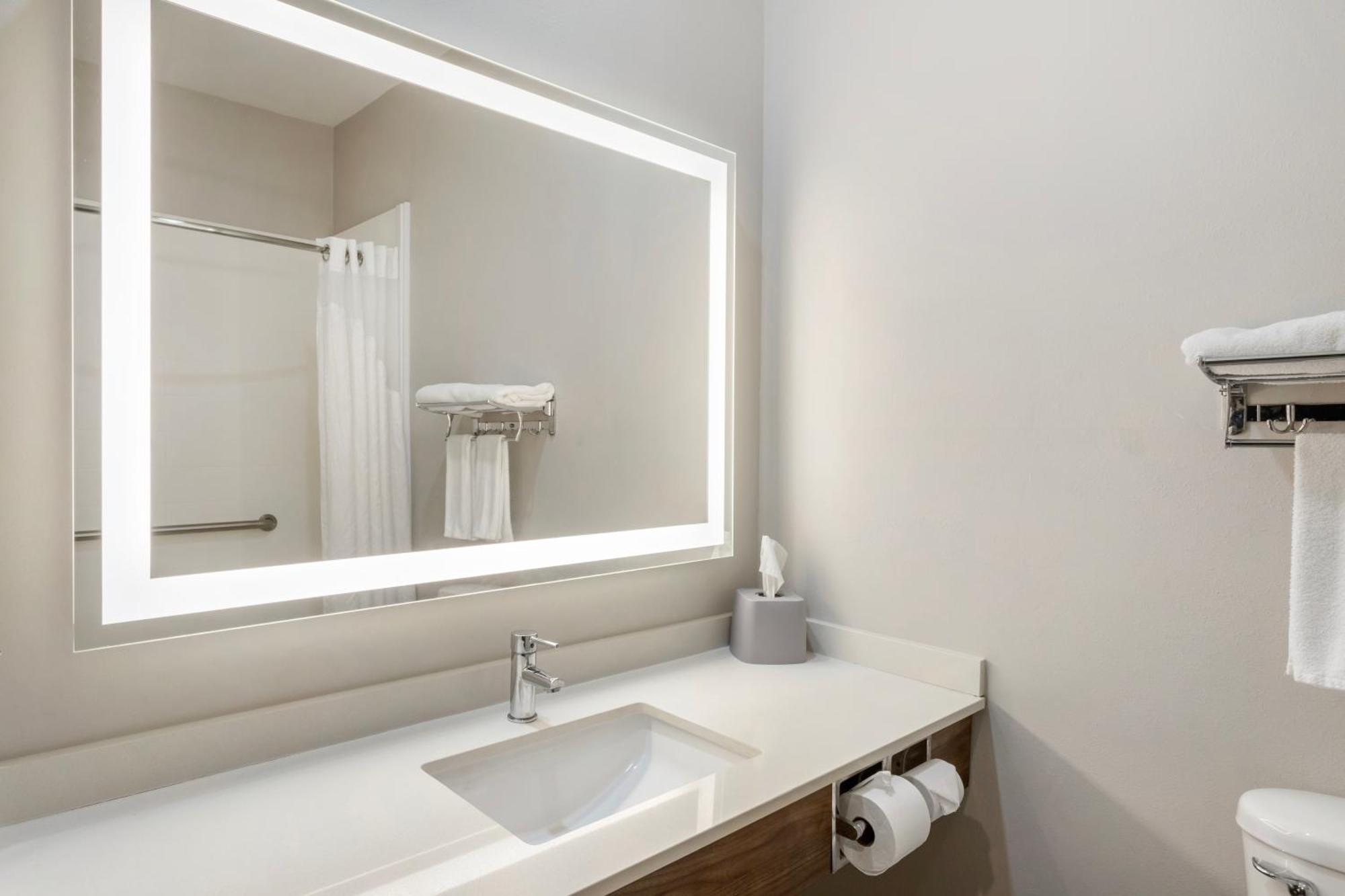 Express And By Ihg Alice