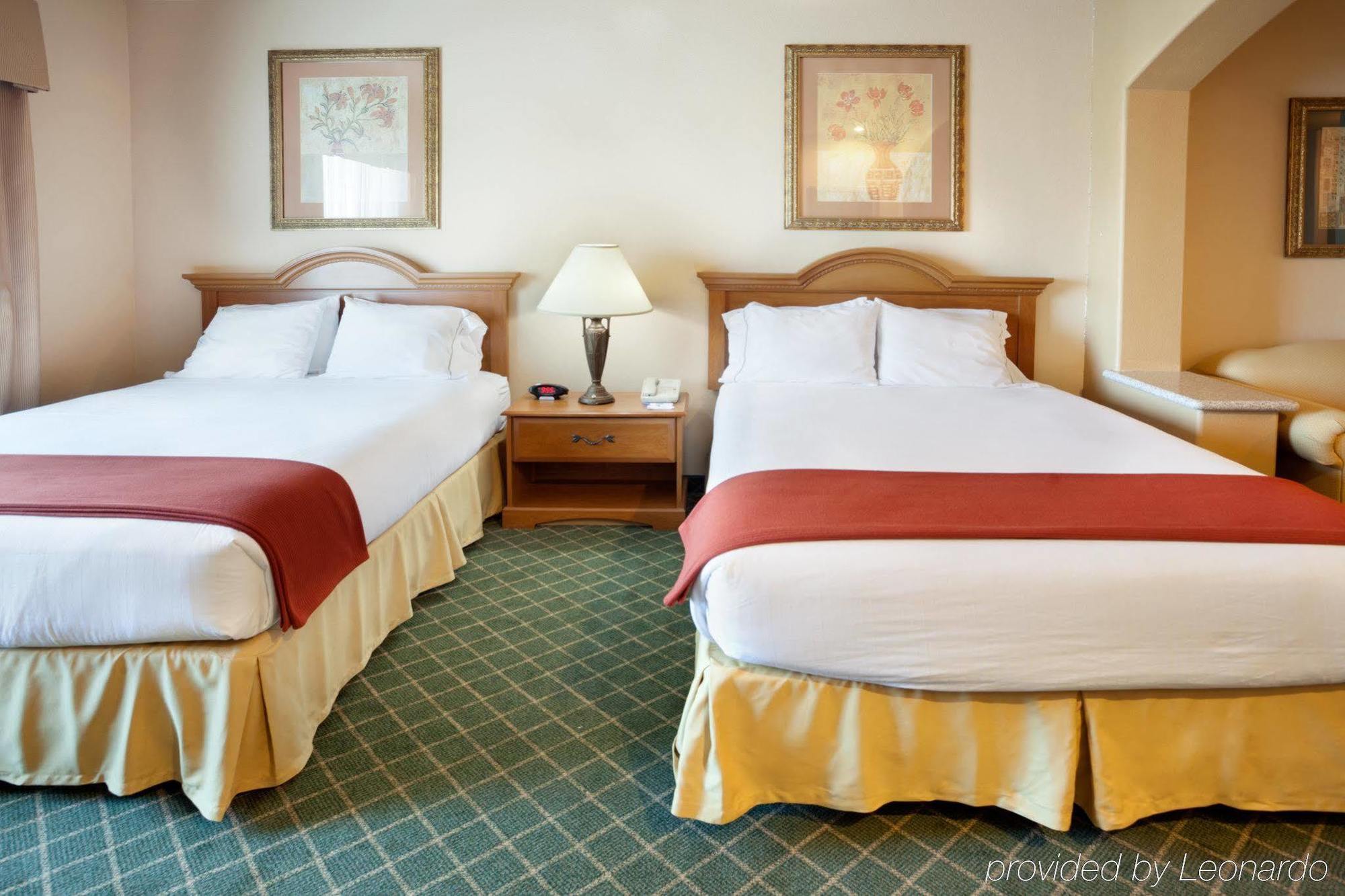 Express And By Ihg Hotel