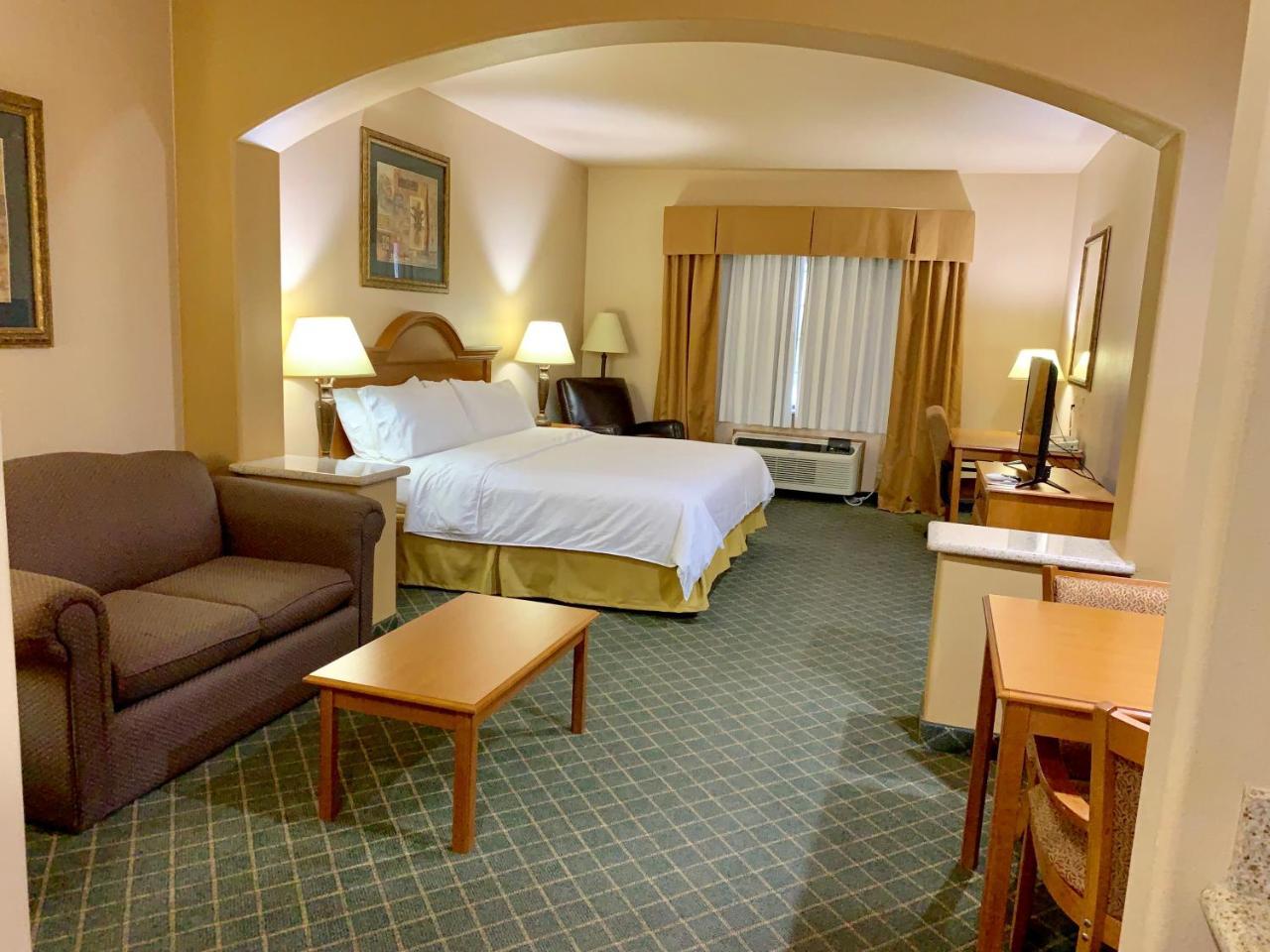 Express And By Ihg 3*