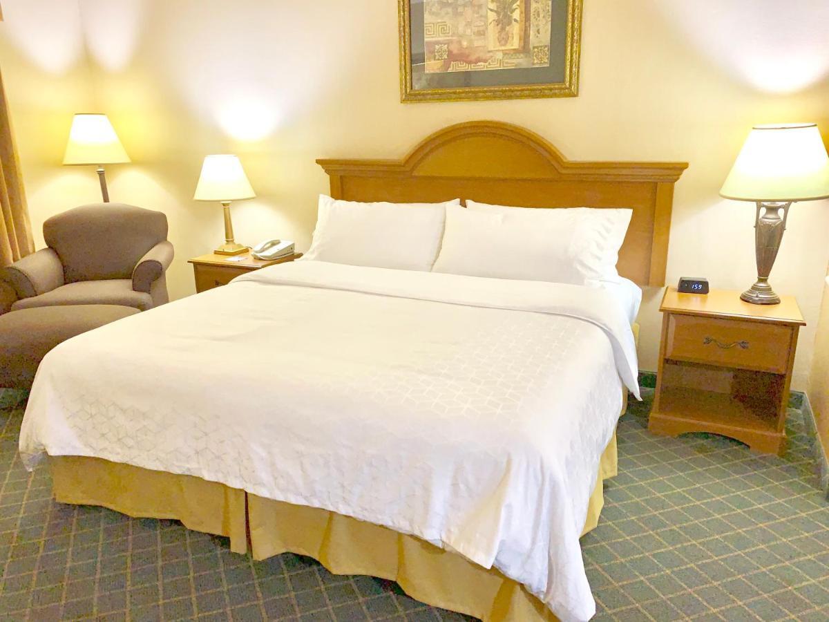 Holiday Express And By Ihg